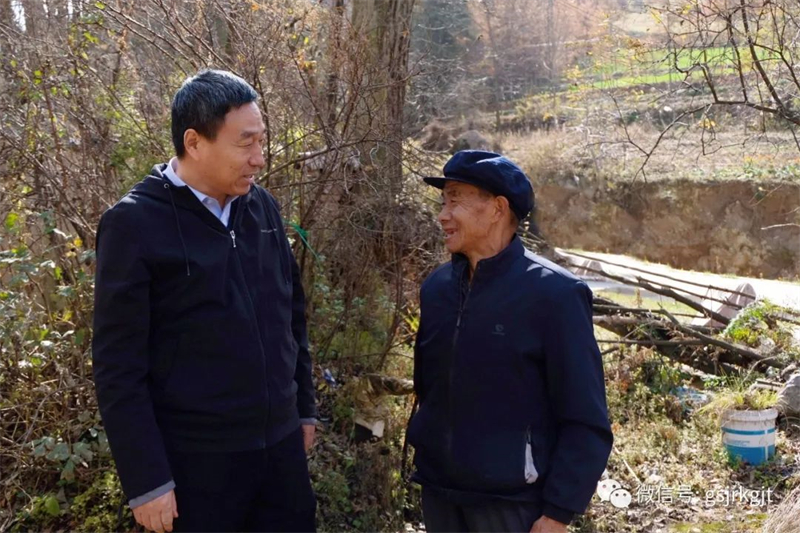 云博·电子（中国）官方网站在帮扶村开展“冬季送温暖”活动